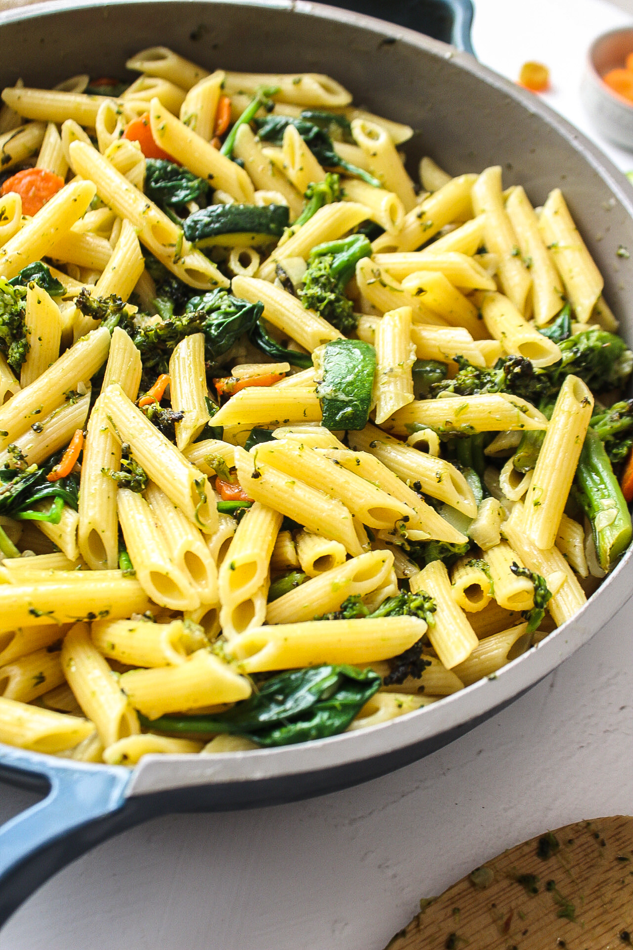 pasta in a pan with veggies