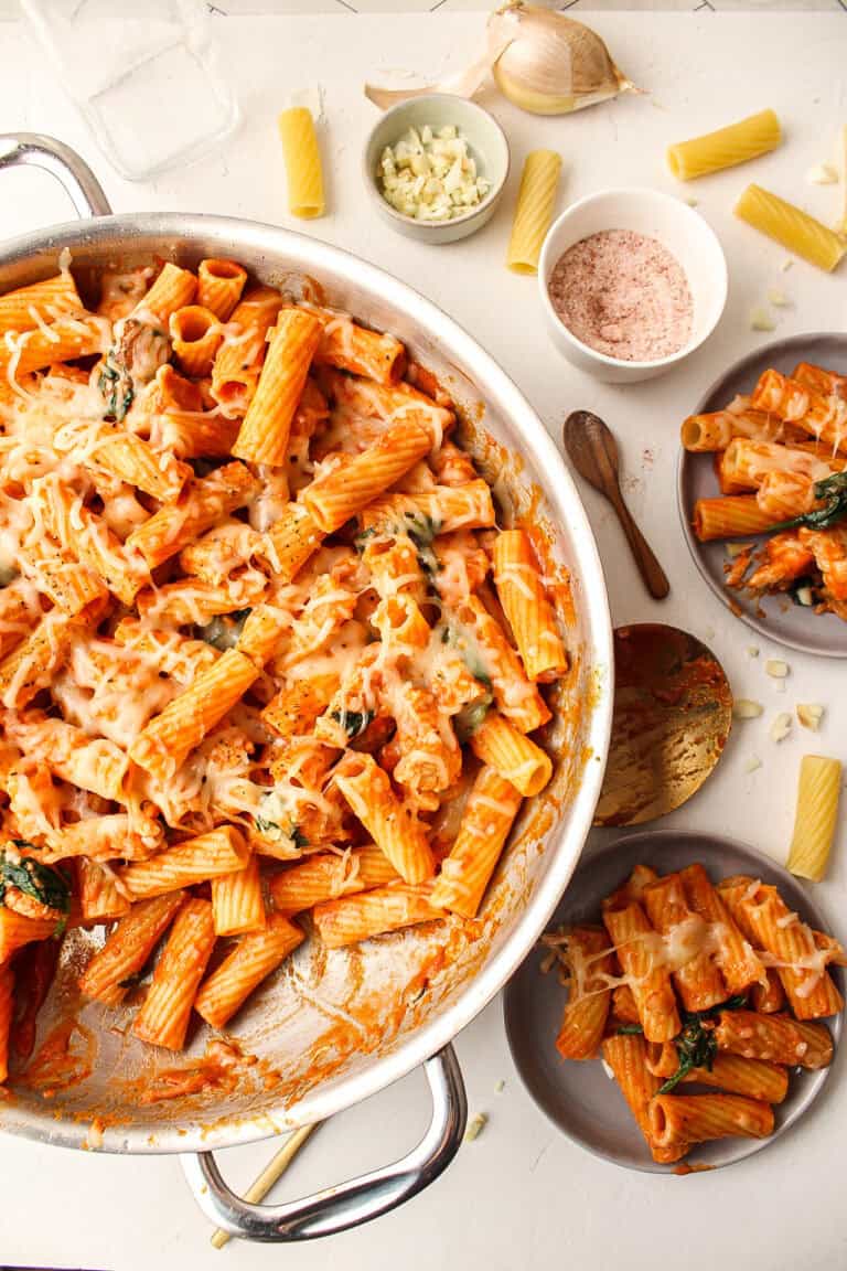 Rigatoni Fiorentina Recipe (Creamy Chicken Florentine Pasta) Nomaste